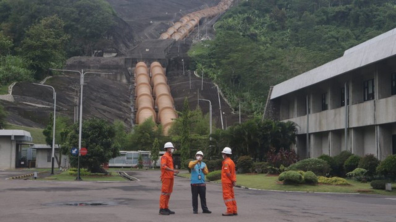 PLTA Saguling – energi potensial air waduk Jawa Barat
