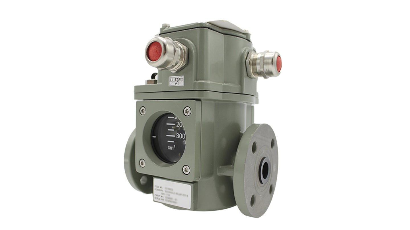 Perbandingan rele Buchholz baru dan lama di bengkel kerja perawatan